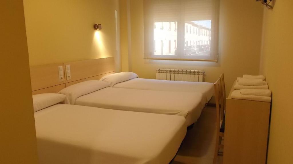 Hostal Europa Castejón Szoba fotó