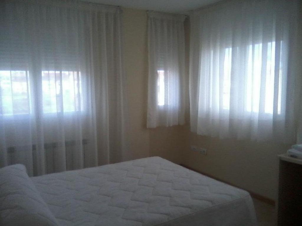 Hostal Europa Castejón Szoba fotó